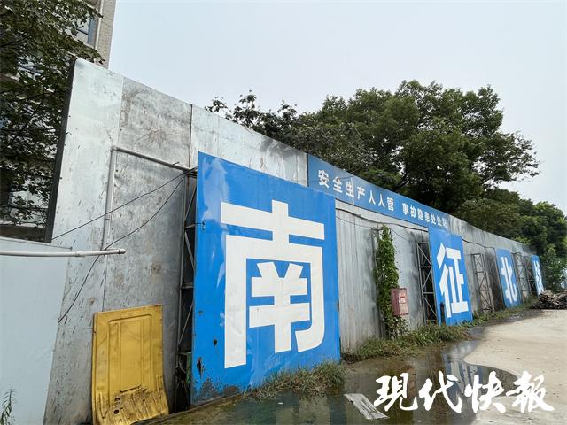 围挡变身隔音墙、“细节控”式降尘……南京鼓楼开启“环境友好型”施工新方式