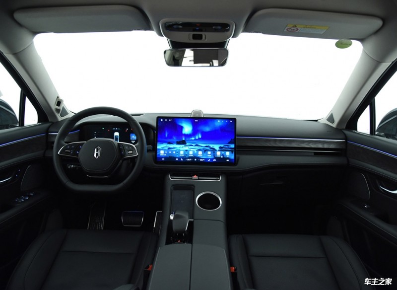 车长4770mm全车多层隔音油耗08L带你看AITO问界M5(图5)