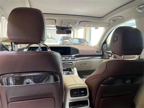 迈巴赫GLS600奢华越野实力挑战库里南(图7)