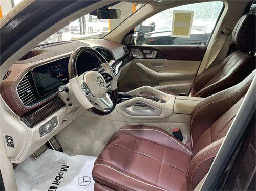 迈巴赫GLS600奢华越野实力挑战库里南(图4)