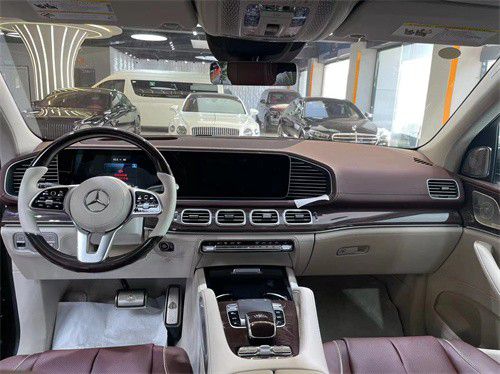 迈巴赫GLS600奢华越野实力挑战库里南(图5)
