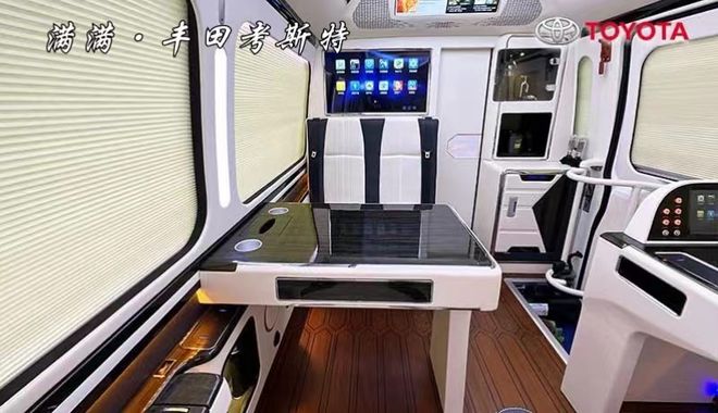 丰田考斯特11座首长席款整车隔音静谧空间(图9)