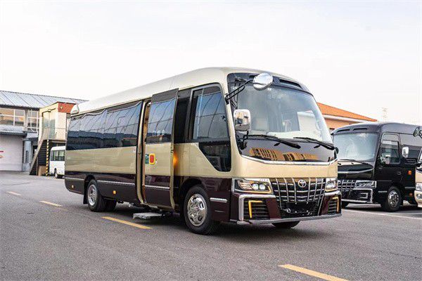 丰田考斯特2024款考斯特8座带床68万(图2)