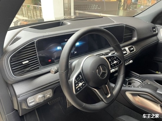 2023款奔驰GLS450国六30T现车全国可上牌(图2)