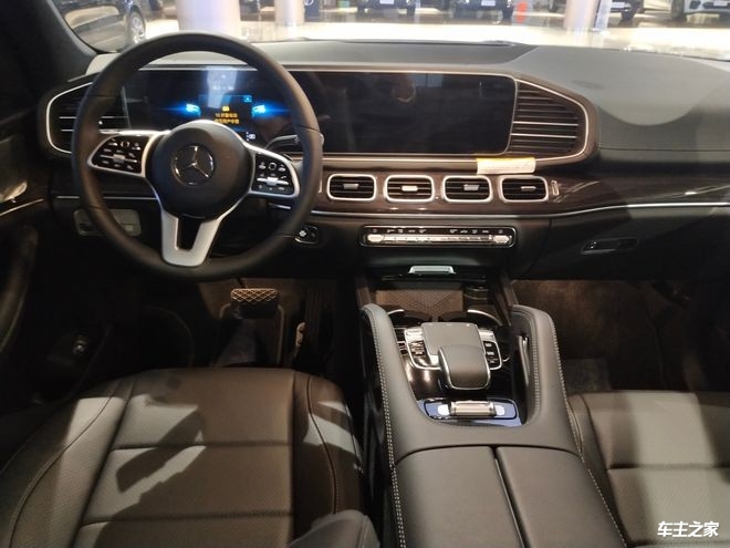 2023款奔驰GLS450国六30T现车全国可上牌(图3)