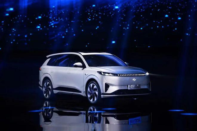 冰箱彩电配齐！东风eπ008平替理想L8限时1886万起售(图5)