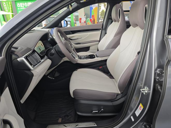 续航1500km、油耗3字头比亚迪新款宋PLUSDM-i到店实拍(图8)