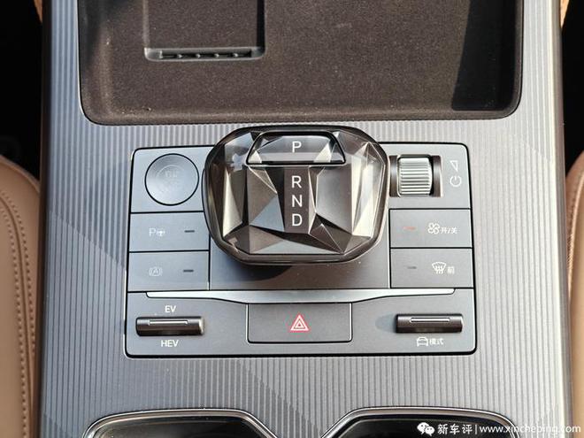 入门即豪华13万级中级SUV天花板！宋LDM-i上市即交付(图8)