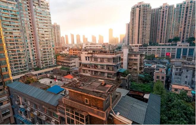 房龄的重要性体现出来了!事实证明老破小再便宜也别买!(图2)