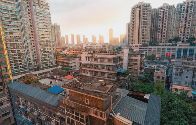 房龄的重要性体现出来了!事实证明老破小再便宜也别买!(图12)