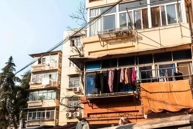 房龄的重要性体现出来了!事实证明老破小再便宜也别买!(图11)