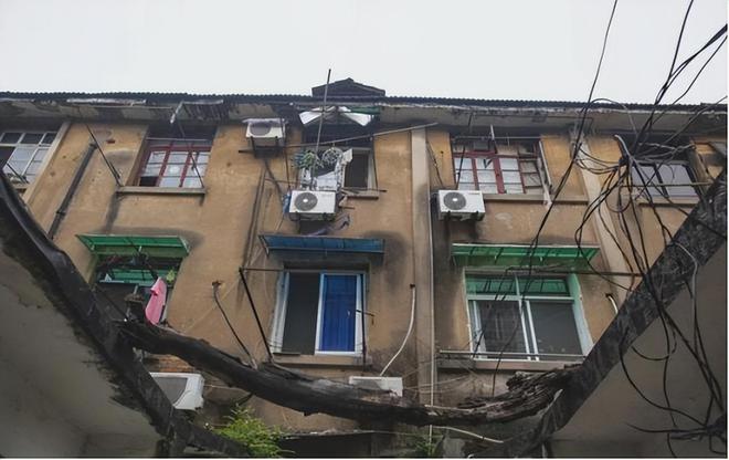 房龄的重要性体现出来了!事实证明老破小再便宜也别买!(图9)