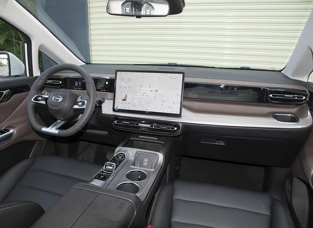 座椅2+2+3布局20L油电混动1668万元起家用可以看这款MPV(图4)