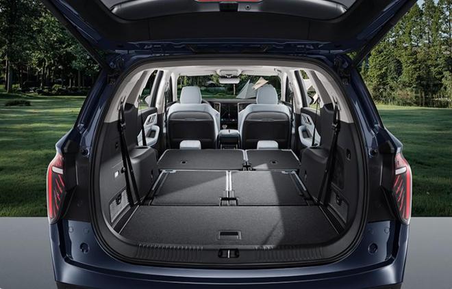 成都车展豪华SUV如何选？25万级的红旗HS7PHEV让人茅塞顿开(图7)