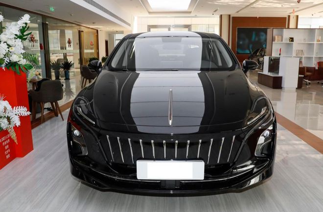 B级车才卖125万续航620公里隔音如深海静音(图2)