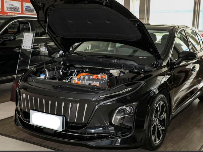 B级车才卖125万续航620公里隔音如深海静音(图6)