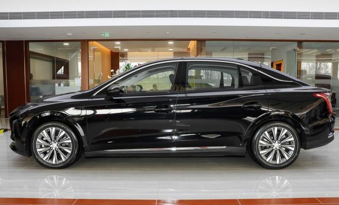 B级车才卖125万续航620公里隔音如深海静音(图3)