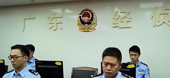 地下印钞厂覆灭记：车间被隔音改造500名警察出动缴获4亿假币(图13)