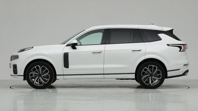 领克09五座版终于来了!限时价2128万、配四驱这回销量要涨?(图10)