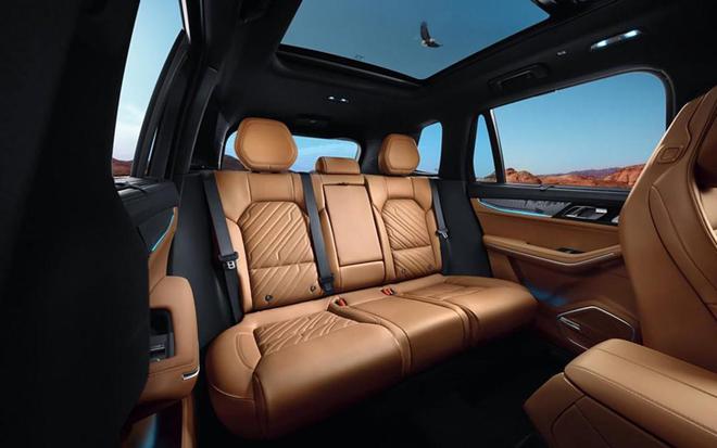 领克09五座版终于来了!限时价2128万、配四驱这回销量要涨?(图14)