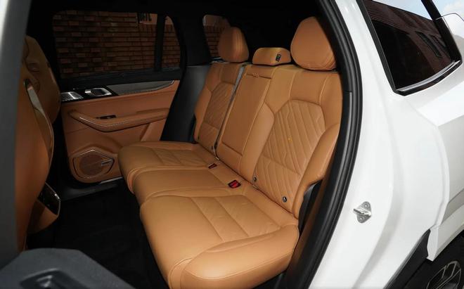 领克09五座版终于来了!限时价2128万、配四驱这回销量要涨?(图15)