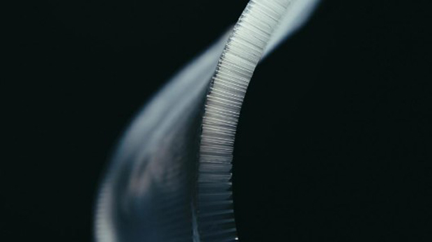 日产汽车轻量化超级隔音材料获“最佳新发明大奖”(图2)