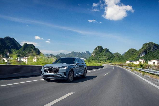 全新林肯飞行家上市四款车型怎么选？(图6)