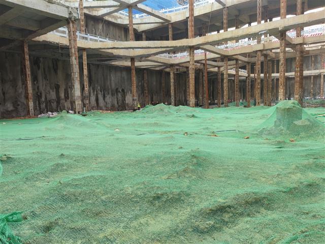 “双十大”选树进工地①首开先河为了降噪这个工地用上充气隔音墙(图3)
