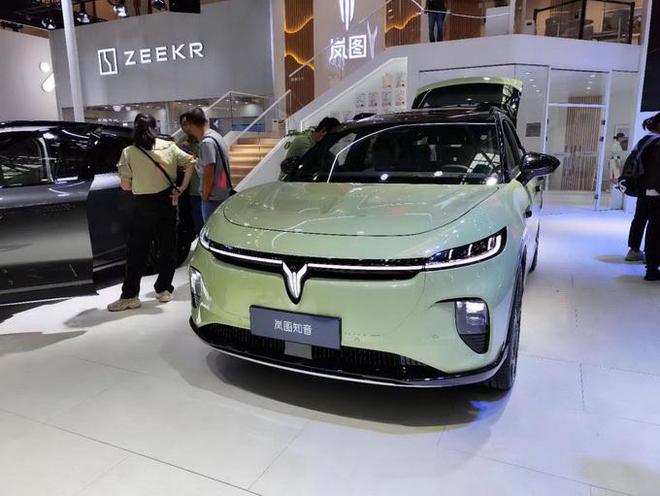 岚图知音亮相苏州车展全新岚图梦想家上市发布(图2)