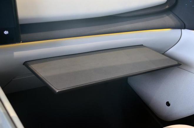 岚图知音亮相苏州车展全新岚图梦想家上市发布(图4)