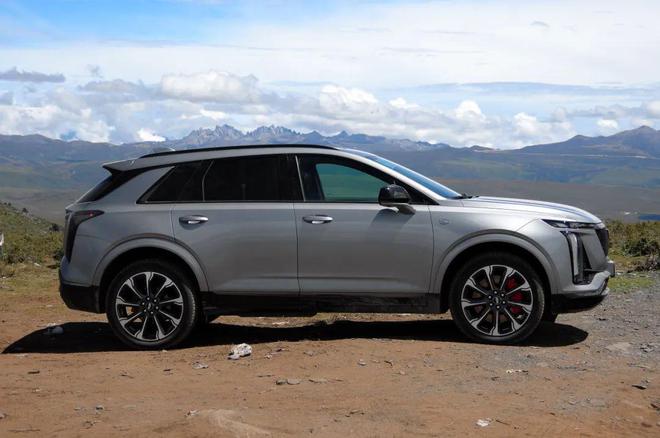 首试凯迪拉克全新XT5：平顺超预期、舒适下限高2799万买大满配真赚了(图3)