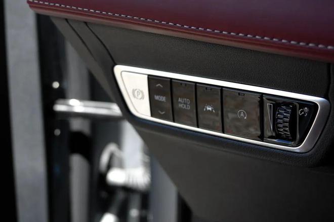 首试凯迪拉克全新XT5：平顺超预期、舒适下限高2799万买大满配真赚了(图7)