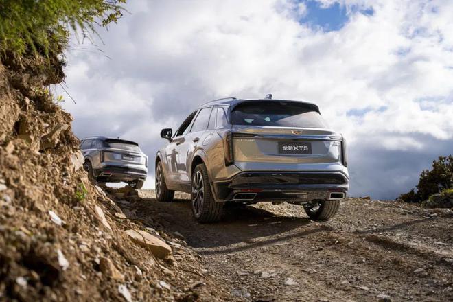 首试凯迪拉克全新XT5：平顺超预期、舒适下限高2799万买大满配真赚了(图10)