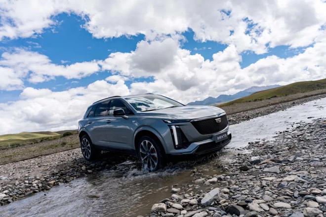 首试凯迪拉克全新XT5：平顺超预期、舒适下限高2799万买大满配真赚了(图11)