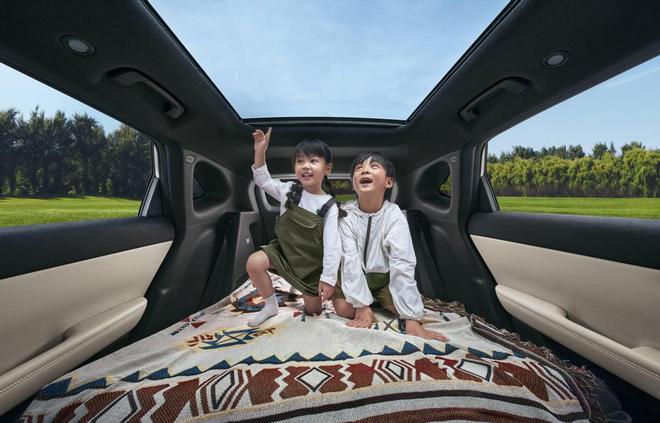 只要998万插混大空间SUV带回家五菱星光S硬扛10万级新能源市场(图14)