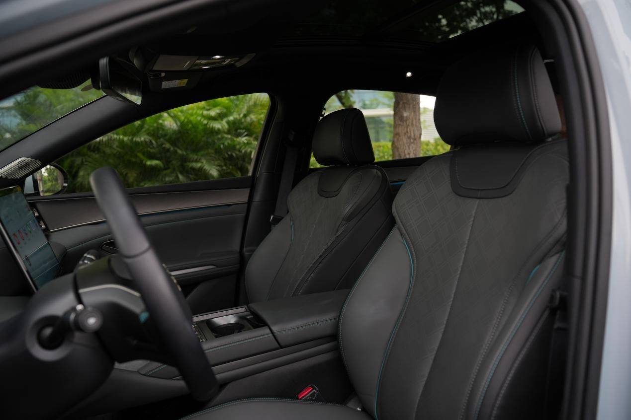 试驾秦L最强国产B级轿车“卷王”是否名副其实？(图11)