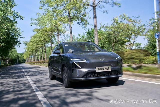 人民需要经济大空间的SUV于是有了五菱星光S(图4)