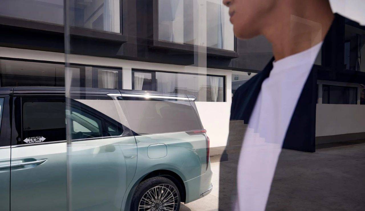 大家9超混VS腾势D9DM-i：谁能让你在30万预算内开上豪华MPV？(图6)