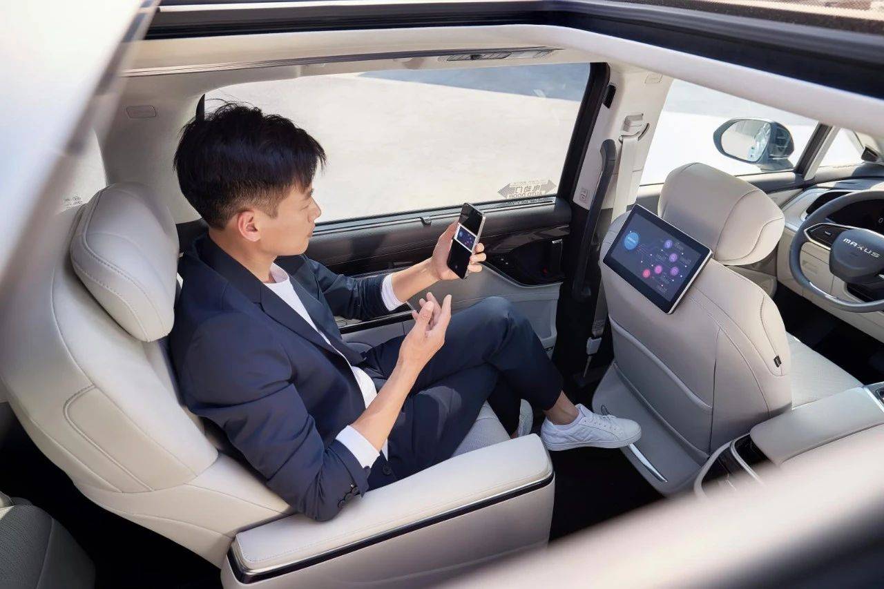 大家9超混VS腾势D9DM-i：谁能让你在30万预算内开上豪华MPV？(图14)