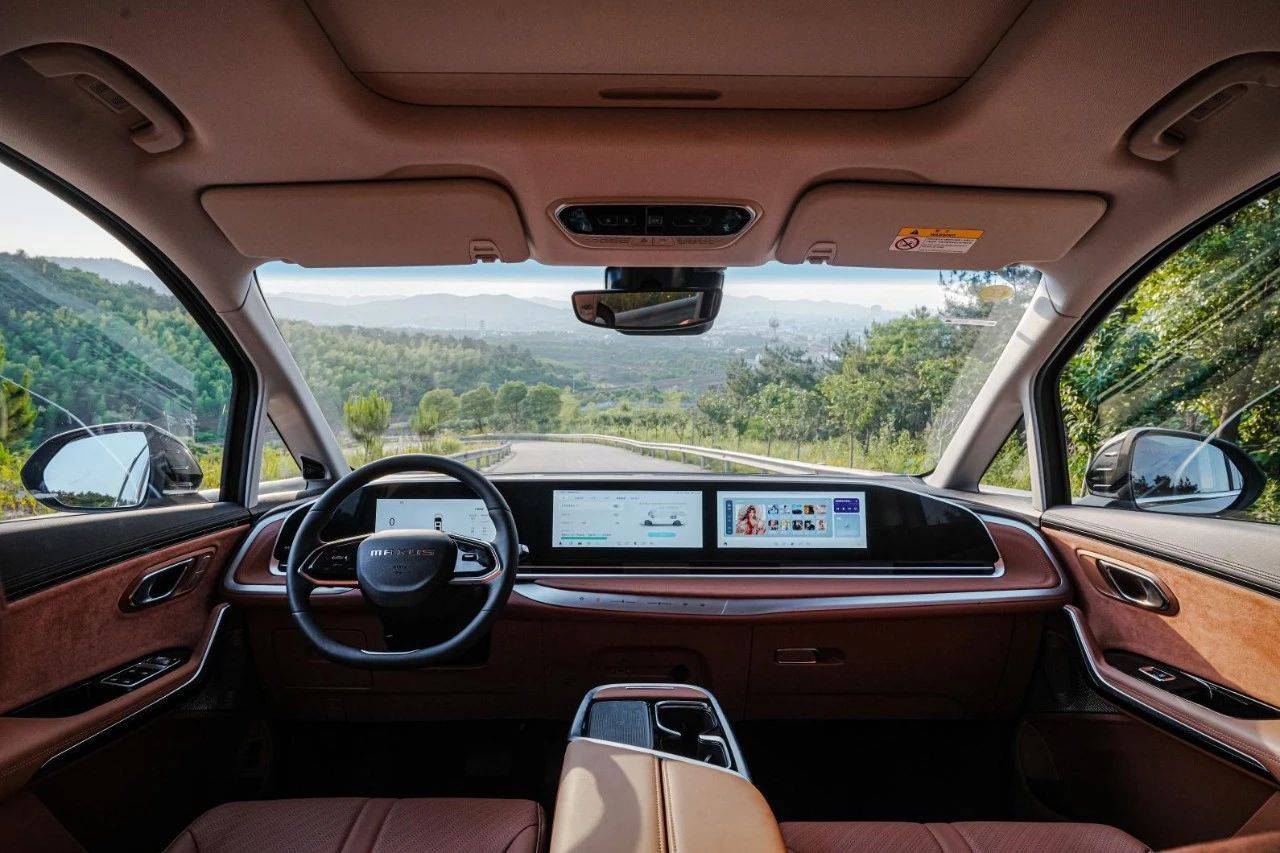 大家9超混VS腾势D9DM-i：谁能让你在30万预算内开上豪华MPV？(图12)