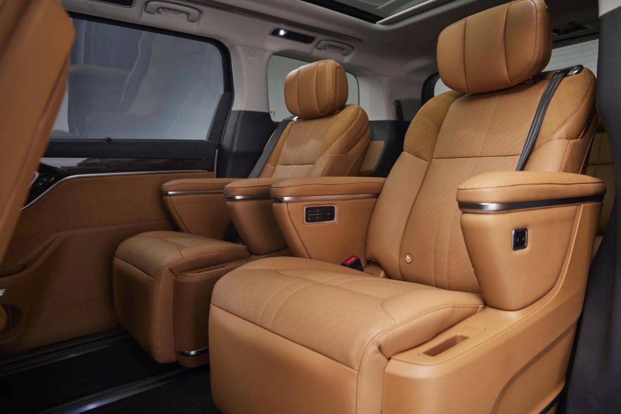 大家9超混VS腾势D9DM-i：谁能让你在30万预算内开上豪华MPV？(图18)