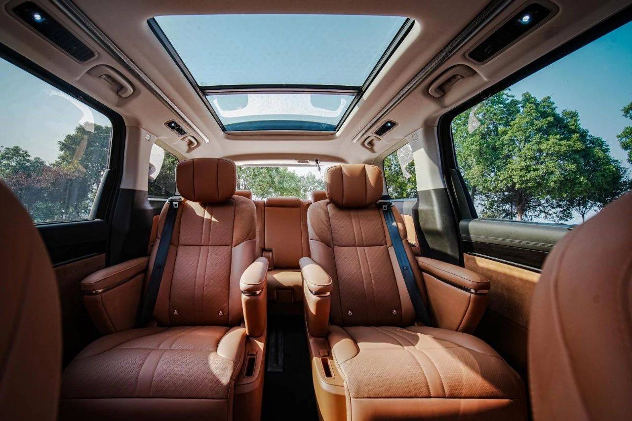 大家9超混VS腾势D9DM-i：谁能让你在30万预算内开上豪华MPV？(图19)