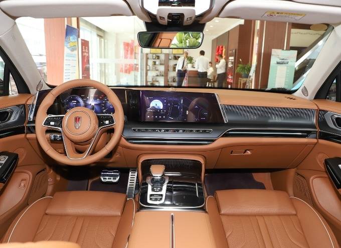 红旗H9：董明珠青睐的“中国造”豪华轿车魅力何在？(图3)