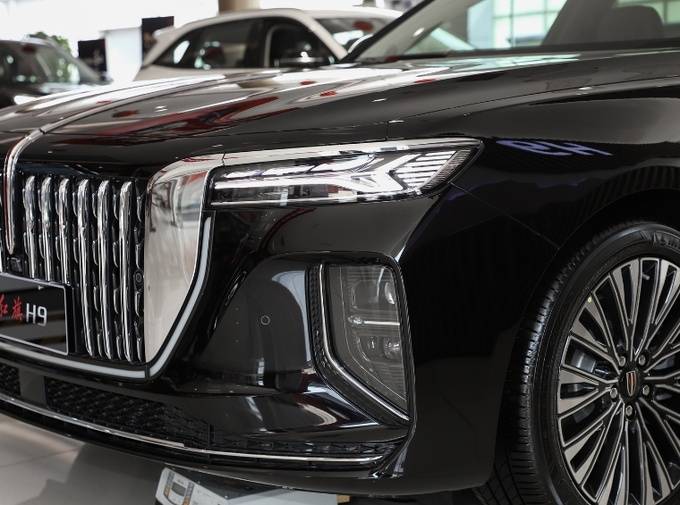 红旗H9：董明珠青睐的“中国造”豪华轿车魅力何在？(图4)