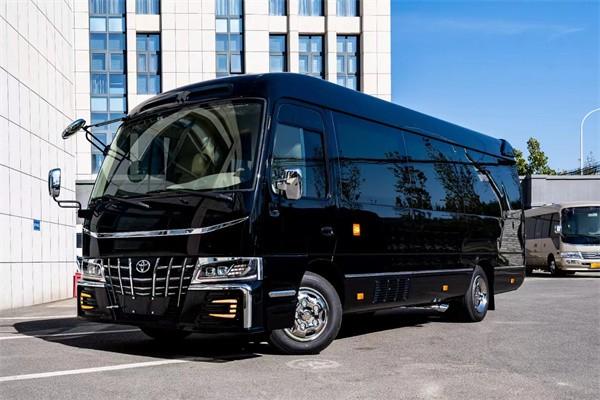24款丰田考斯特11-23座豪华商务大巴私人订制港口现车(图2)