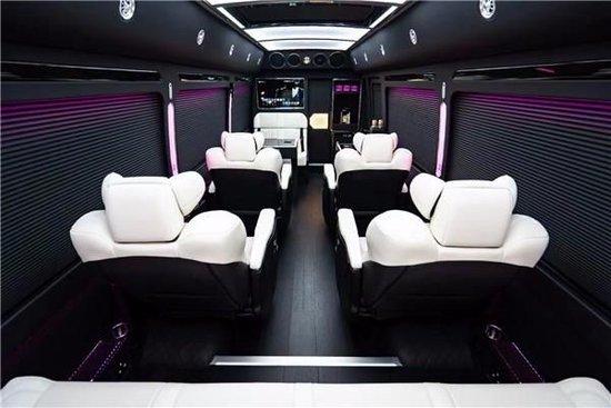 24款丰田考斯特11-23座豪华商务大巴私人订制港口现车(图6)