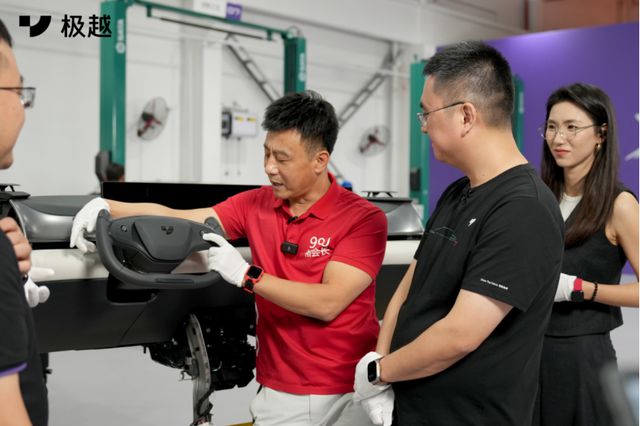 看完极越拆车我才发现夏一平没吹牛吉利和百度有真家伙(图6)