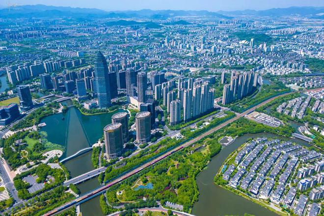 杭甬铁路的穿城而过让绍兴略显尴尬无奈间却诞生出漂亮的风景(图3)
