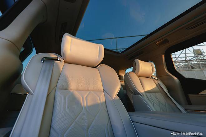 沃尔沃EM90保姆车——新时代香港豪门的尊贵座驾(图5)