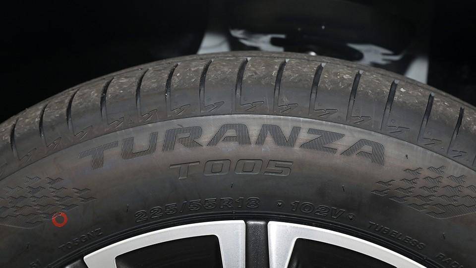 全新别克GL8换四条胎还是30万最舒适MPV赛那会再降价？(图6)